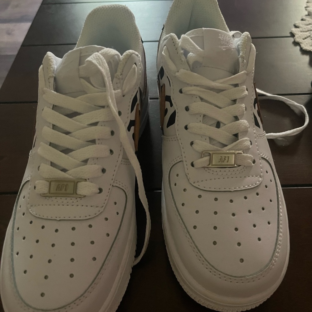 Custom nikes - Picture 2 of 4